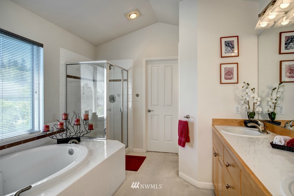 3408 Monterey Lane Northeast Renton, WA 98056 - Photo 13 of 23 Gallery Image 13