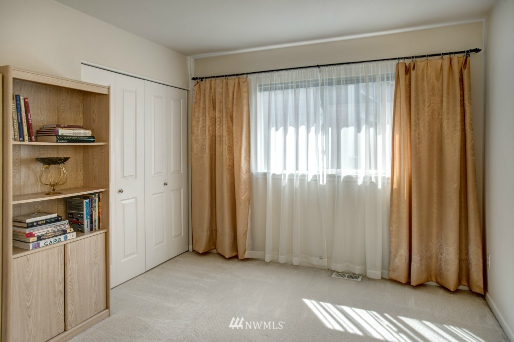 3408 Monterey Lane Northeast Renton, WA 98056 - Photo 17 of 23 Gallery Image 17