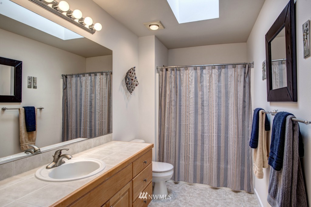 3408 Monterey Lane Northeast Renton, WA 98056 - Photo 18 of 23 Gallery Image 18