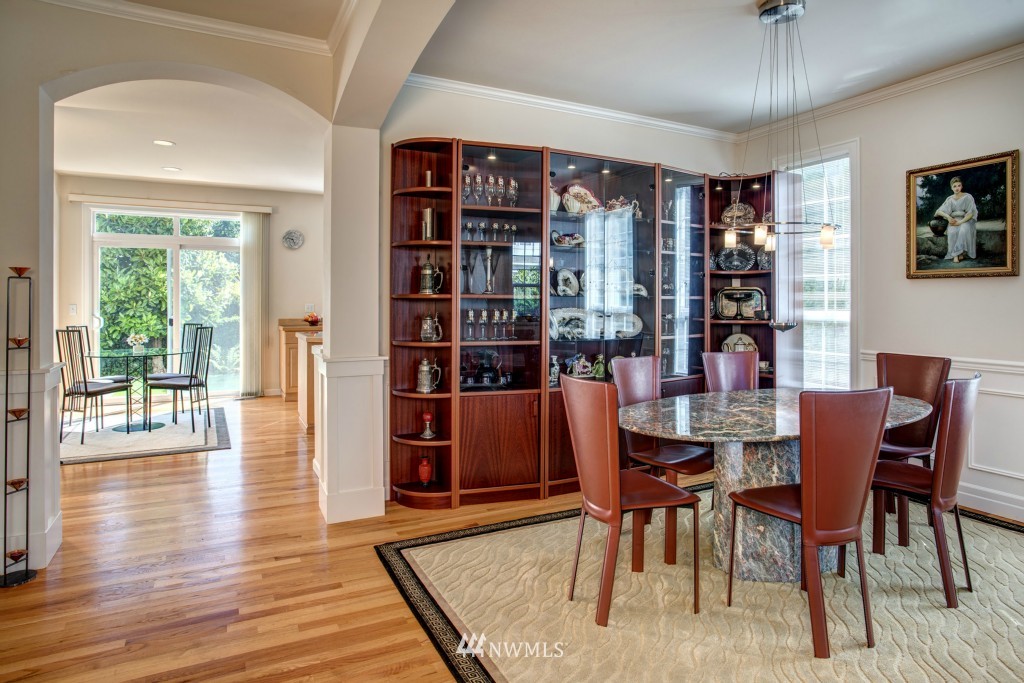 3408 Monterey Lane Northeast Renton, WA 98056 - Photo 4 of 23 Gallery Image 4