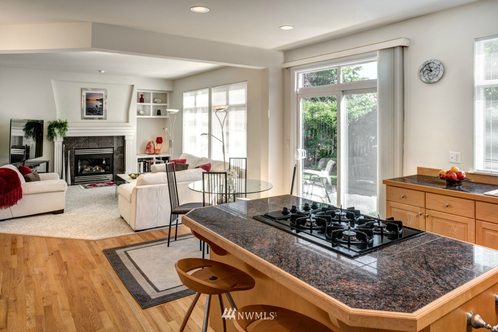 3408 Monterey Lane Northeast Renton, WA 98056 - Photo 7 of 23 Gallery Image 7