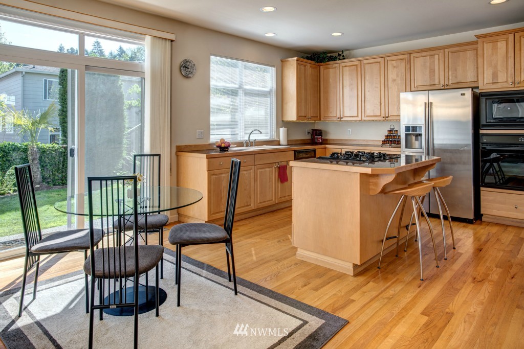 3408 Monterey Lane Northeast Renton, WA 98056 - Photo 10 of 23 Gallery Image 10
