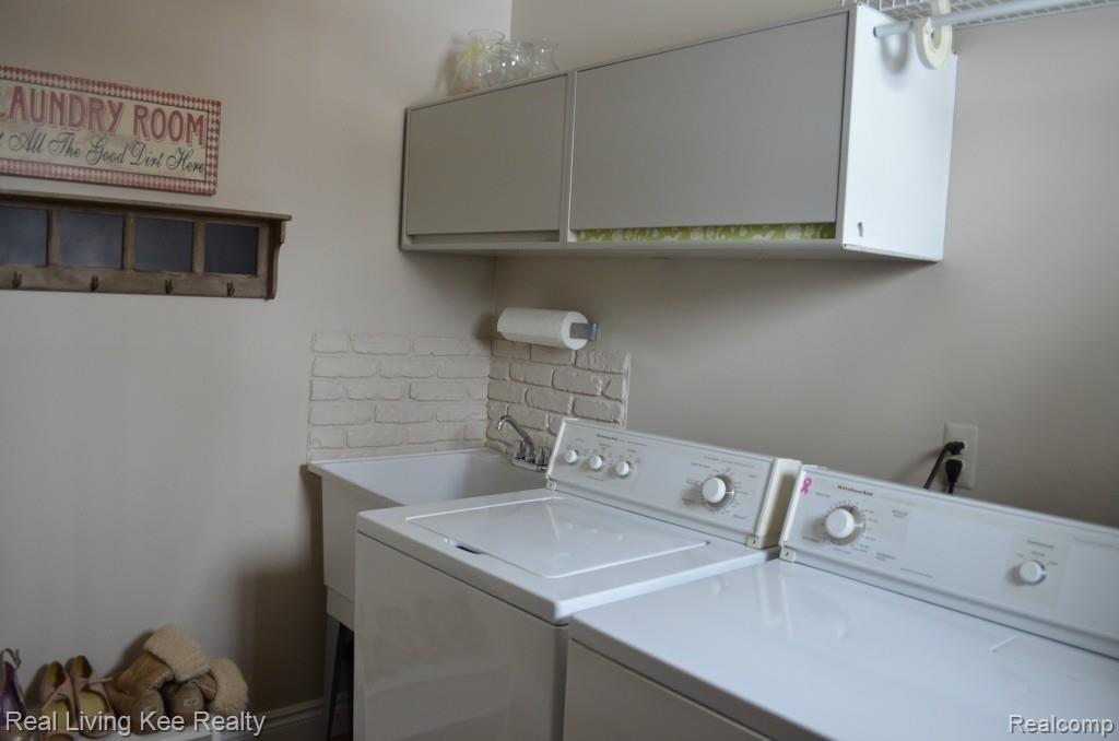 707 Sunlight Drive Rochester, MI 48309 - Photo 40 of 55 laundry room.jpg