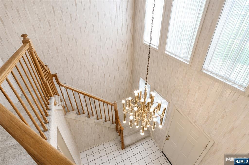 96 Easedale Road Wayne, NJ 07470 - Photo 2 of 25 Gallery Image 2