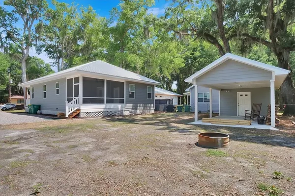 $1,500 | 1115 East Broad Street, Darien, GA 31305