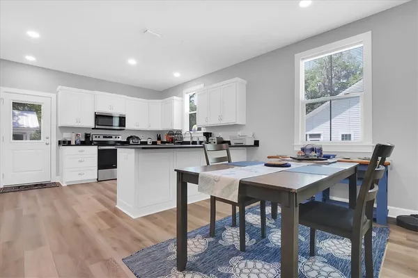 $1,500 | 1115 East Broad Street, Darien, GA 31305