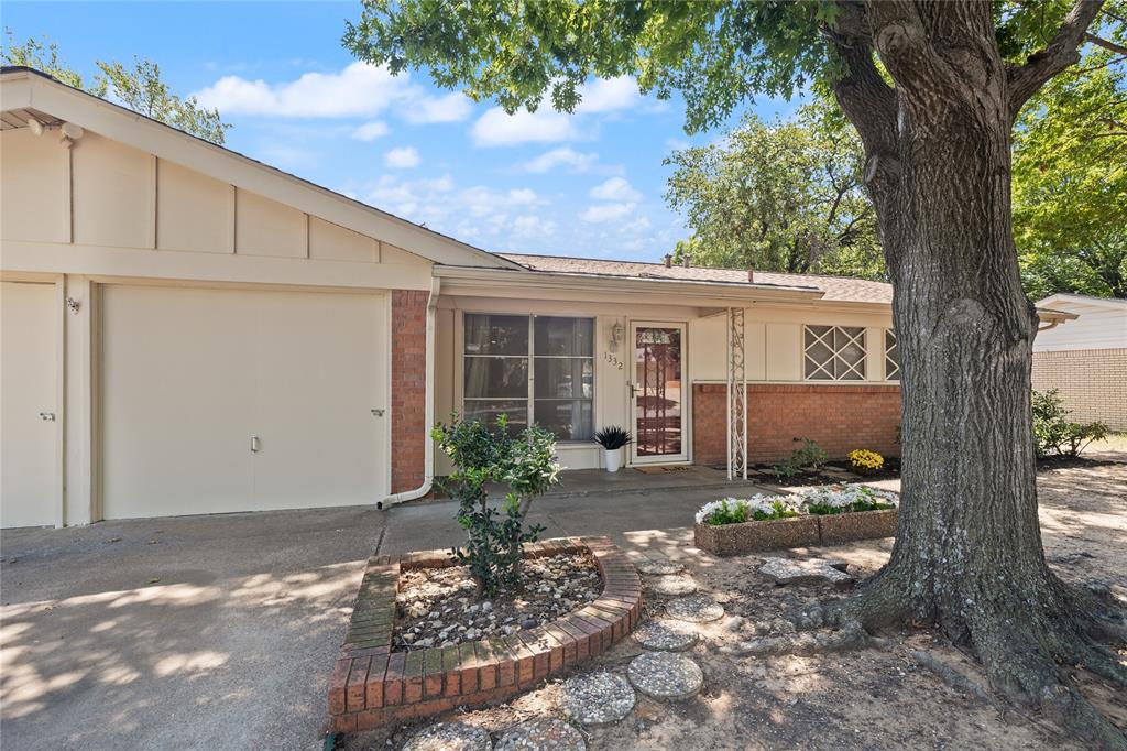 1332 Harrison Lane Hurst, TX 76053 - Photo 30 of 33