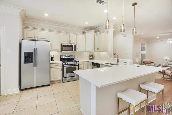 $300,000 | 18639 Perkins Road, Unit 18, Prairieville, LA 70769