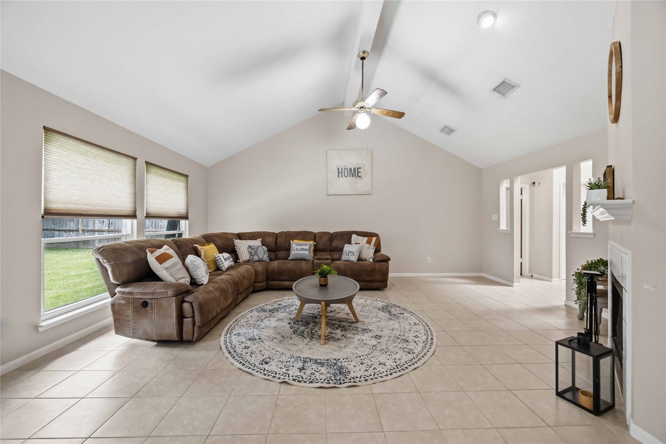 3226 Keygate Drive Spring, TX 77388 - Photo 7 of 34 Living Area with High Vaulted Ceiling