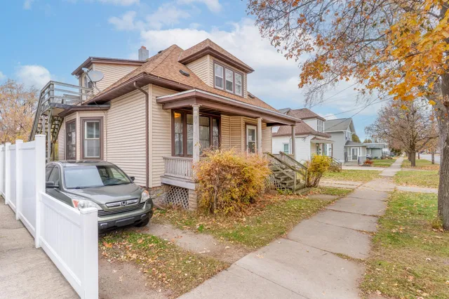 $229,900 | 324 South Roosevelt Street, Green Bay, WI 54301