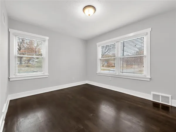 $290,000 | 5700 Walmer Street, Mission, KS 66202