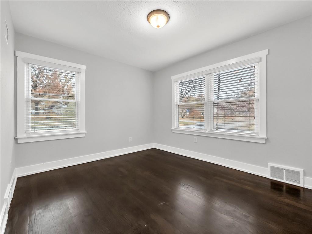 5700 Walmer Street Mission, KS 66202 - Photo 17 of 28