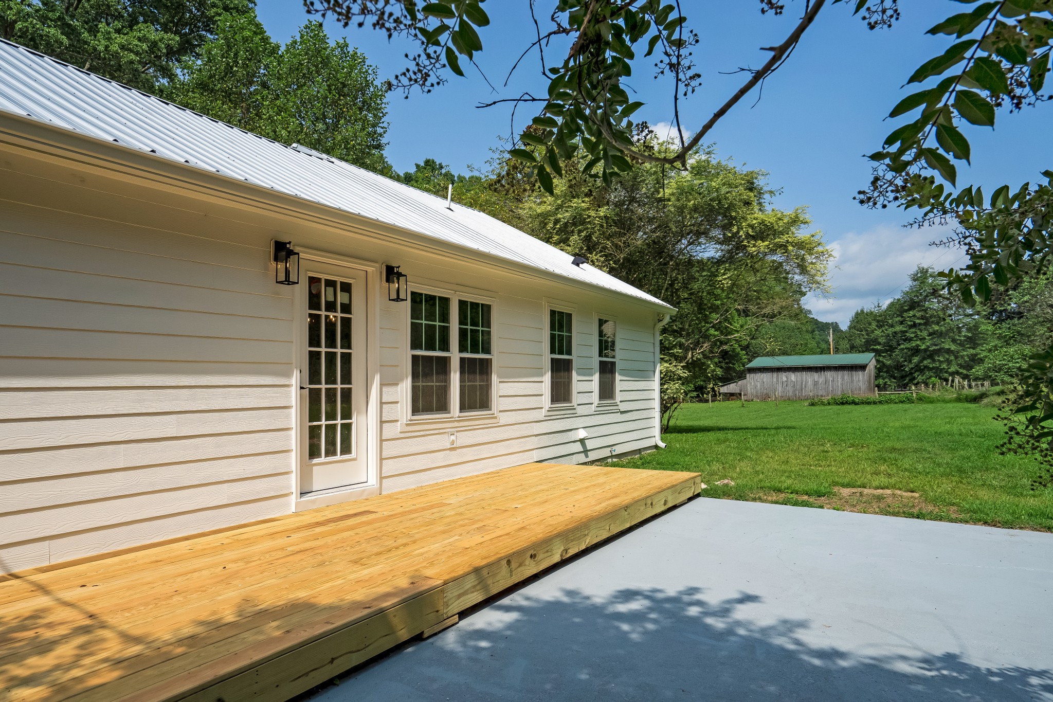 4048 Skelley Road Santa Fe, TN 38482 - Photo 33 of 43 a view of a house with a yard