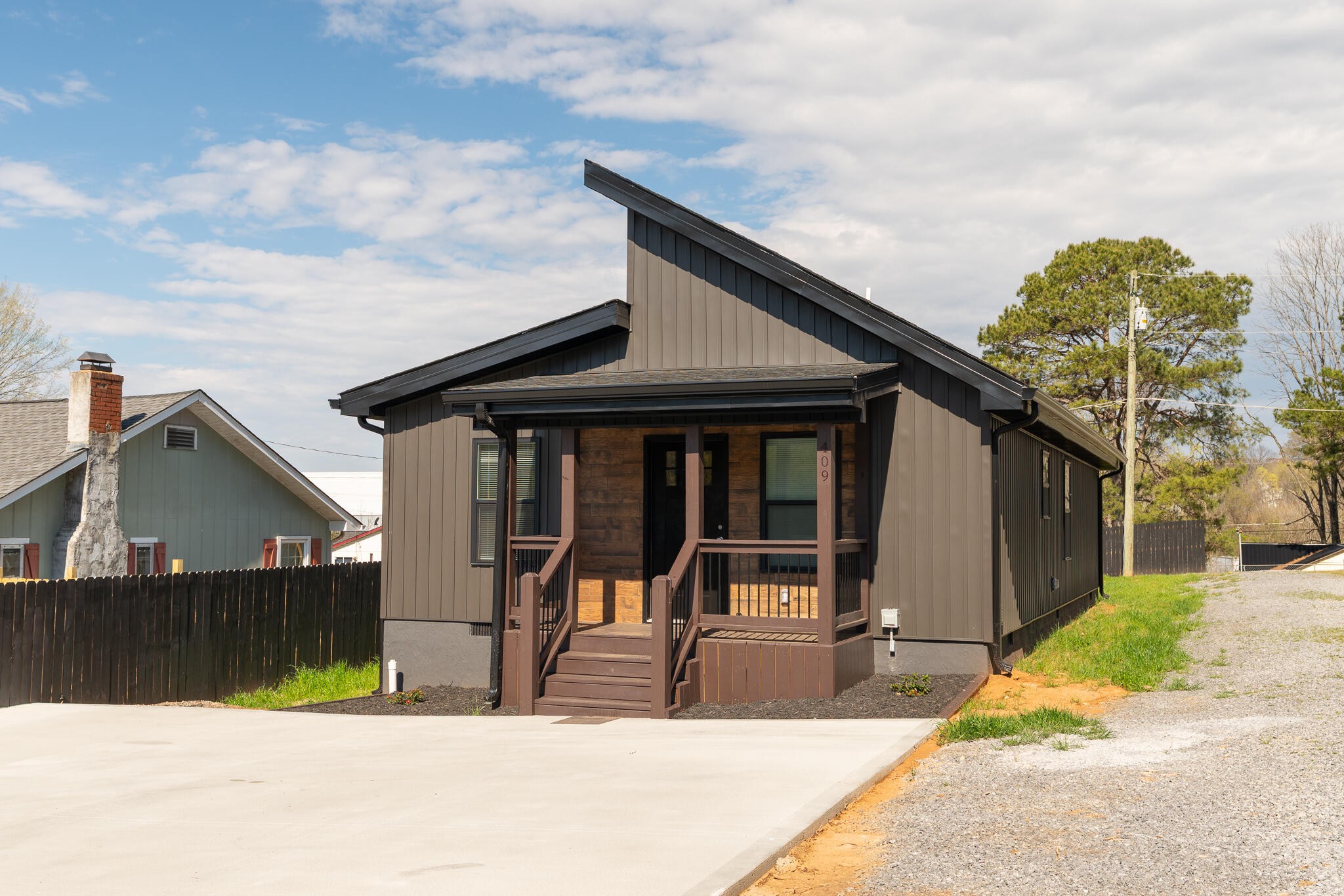 409 Hicks Street Athens, TN 37303 - Photo 1 of 28 Gallery Image 1