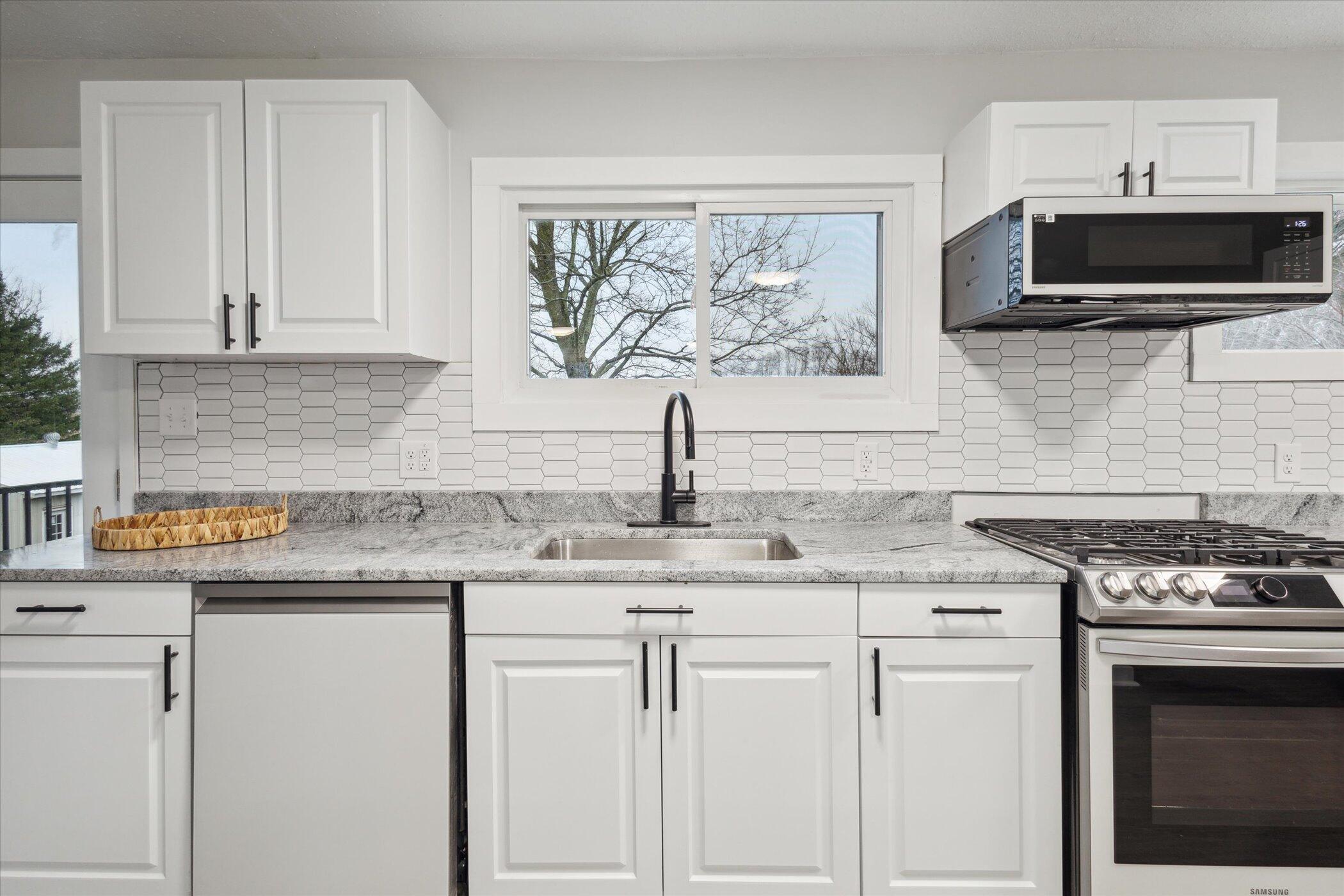 1110 Chapel Road Parma, MI 49269 - Photo 12 of 62 13-1110-Chapel-Rd-Parma-MI-49269-WindowS
