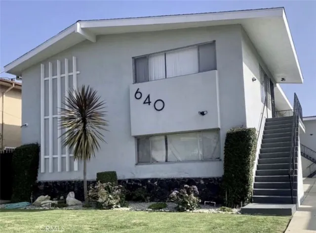 $1,975 | 640 Hill Street, Inglewood, CA 90302