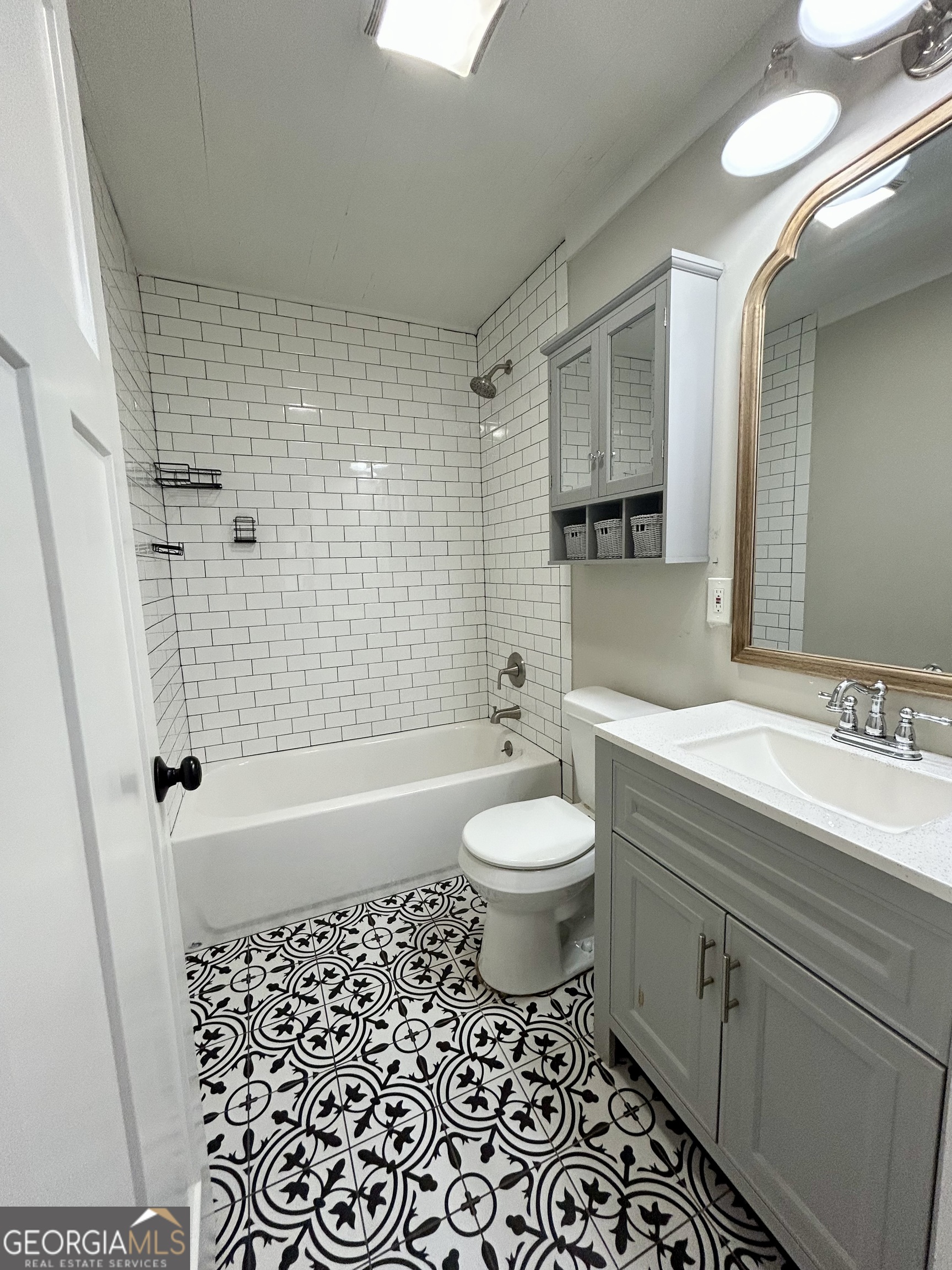 117 Marchman Street Bremen, GA 30110 - Photo 17 of 38 a bathroom with a toilet a sink and a bathtub