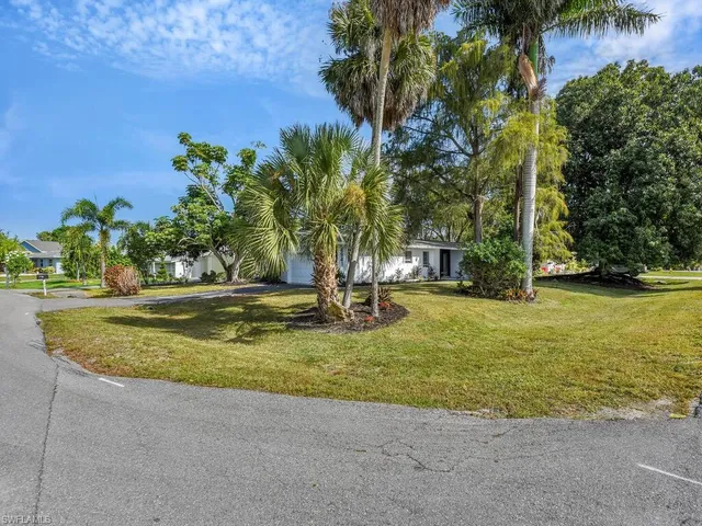 $459,900 | 4941 Aztec Circle, Naples, FL 34112