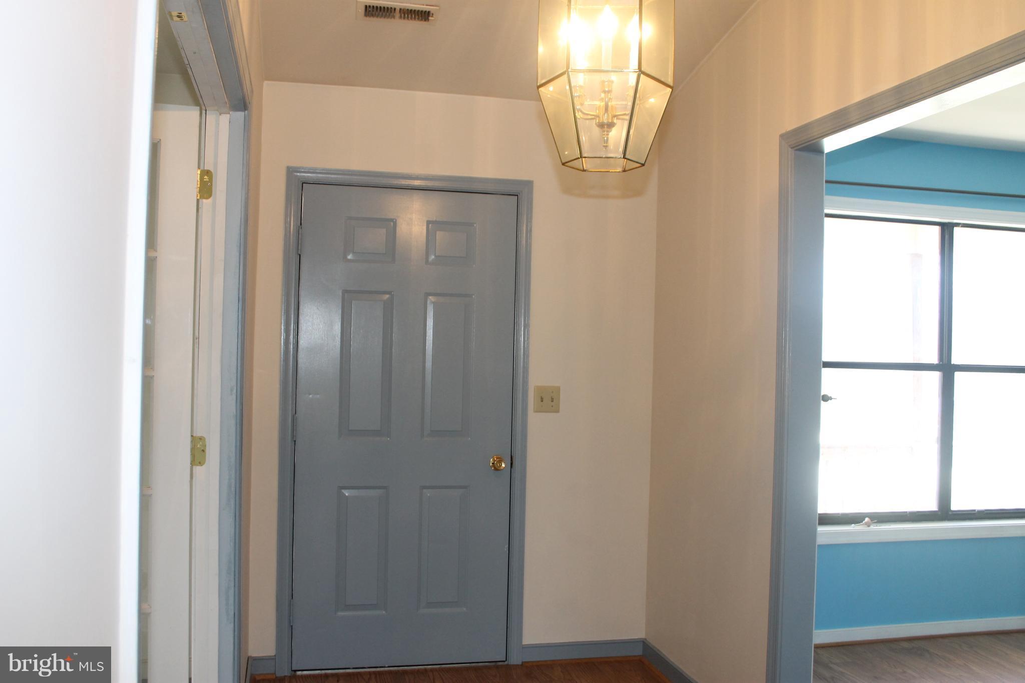 12009 Old Mill Road Midland, VA 22728 - Photo 4 of 27 Entry Foyer