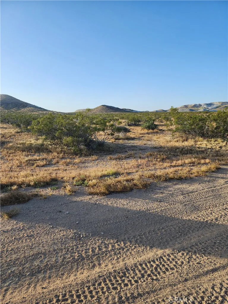 1 Cottonwood Road Helendale, CA 92342 - Photo 2 of 2 a view of an ocean and beach
