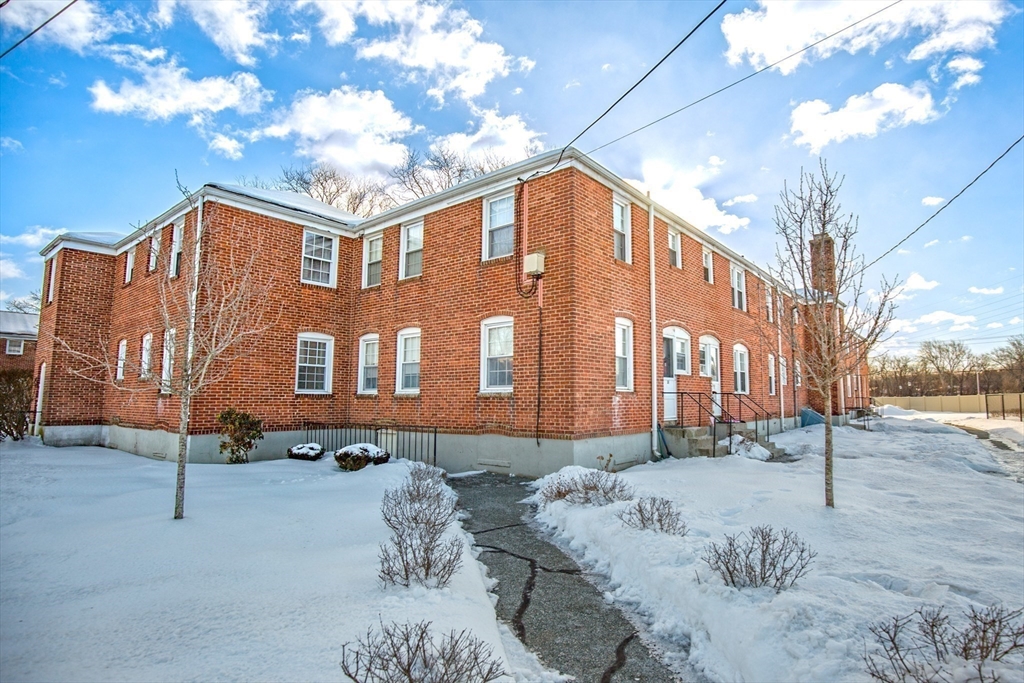 31 Colony Road, Unit 31 West Springfield, MA 01089 - Photo 17 of 20 a front view of a building