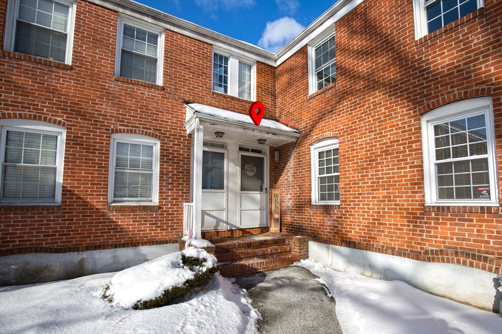 31 Colony Road, Unit 31 West Springfield, MA 01089 - Photo 3 of 20 a front view of a house