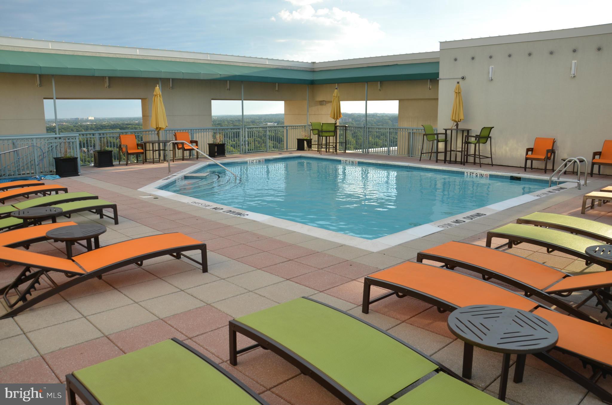 851 North Glebe Road, Unit 1116 Arlington, VA 22203 - Photo 20 of 30 a outdoor space with pool table and chairs