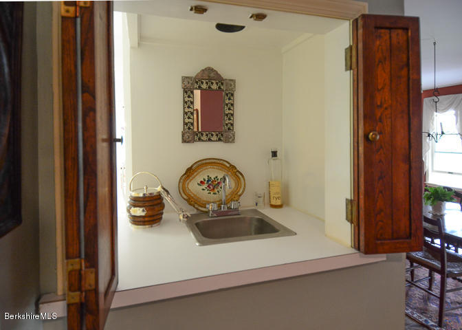 170 Old Stockbridge Road Lenox, MA 01240 - Photo 16 of 55 170 Old Stockbridge Rd wet bar
