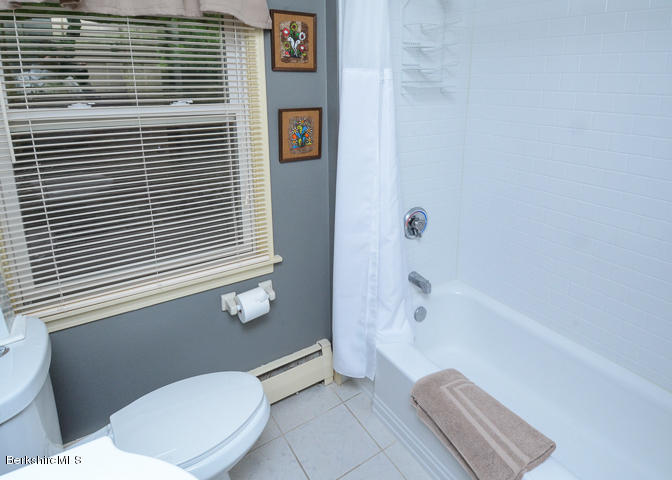 170 Old Stockbridge Road Lenox, MA 01240 - Photo 39 of 55 170 Old Stockbridge Rd hallway full bath