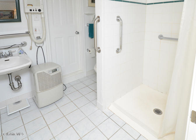 170 Old Stockbridge Road Lenox, MA 01240 - Photo 43 of 55 170 Old Stockbridge Rd baement full bath