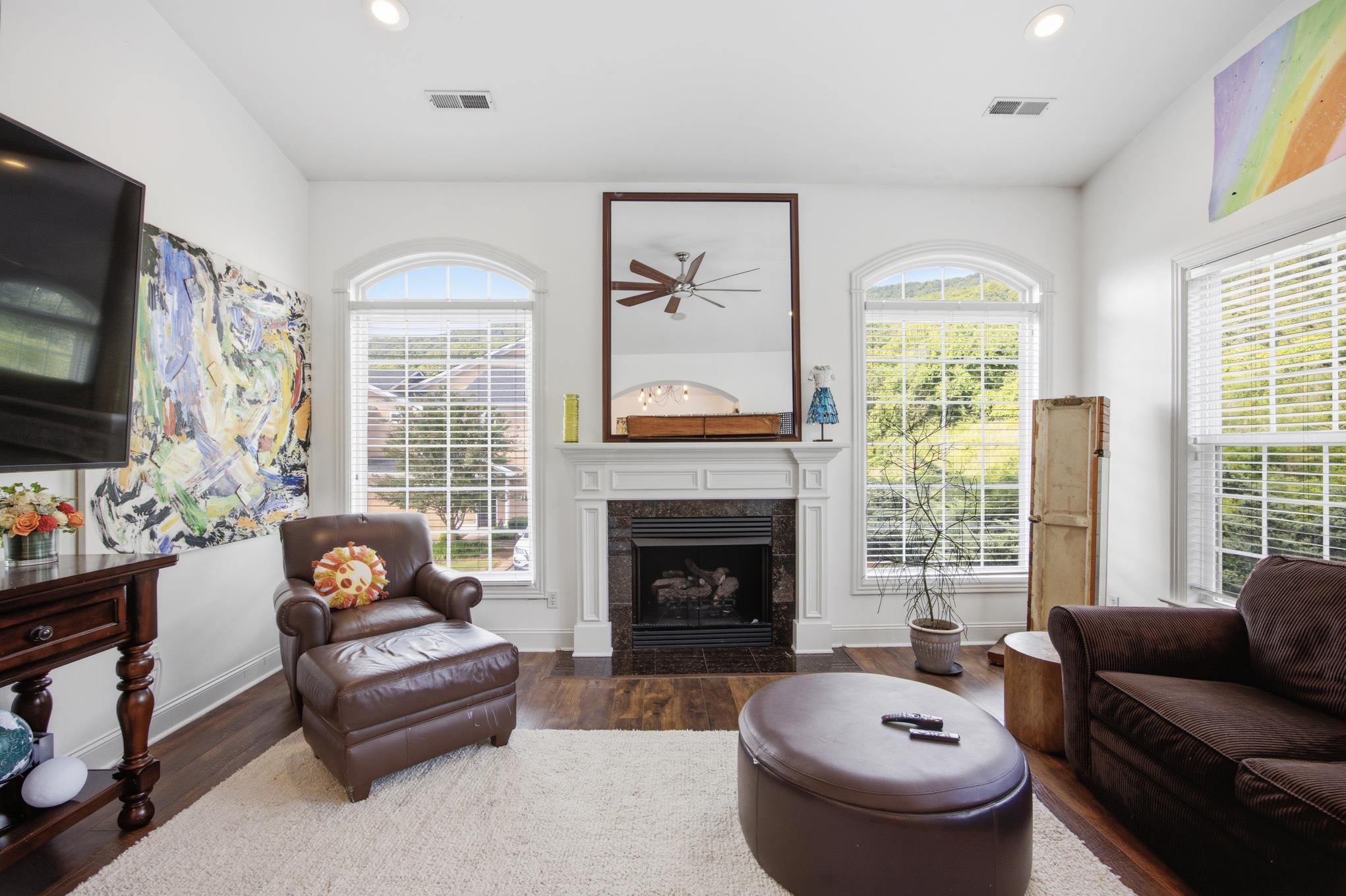 309 Renaissance Court Chattanooga, TN 37419 - Photo 16 of 58 Living Room