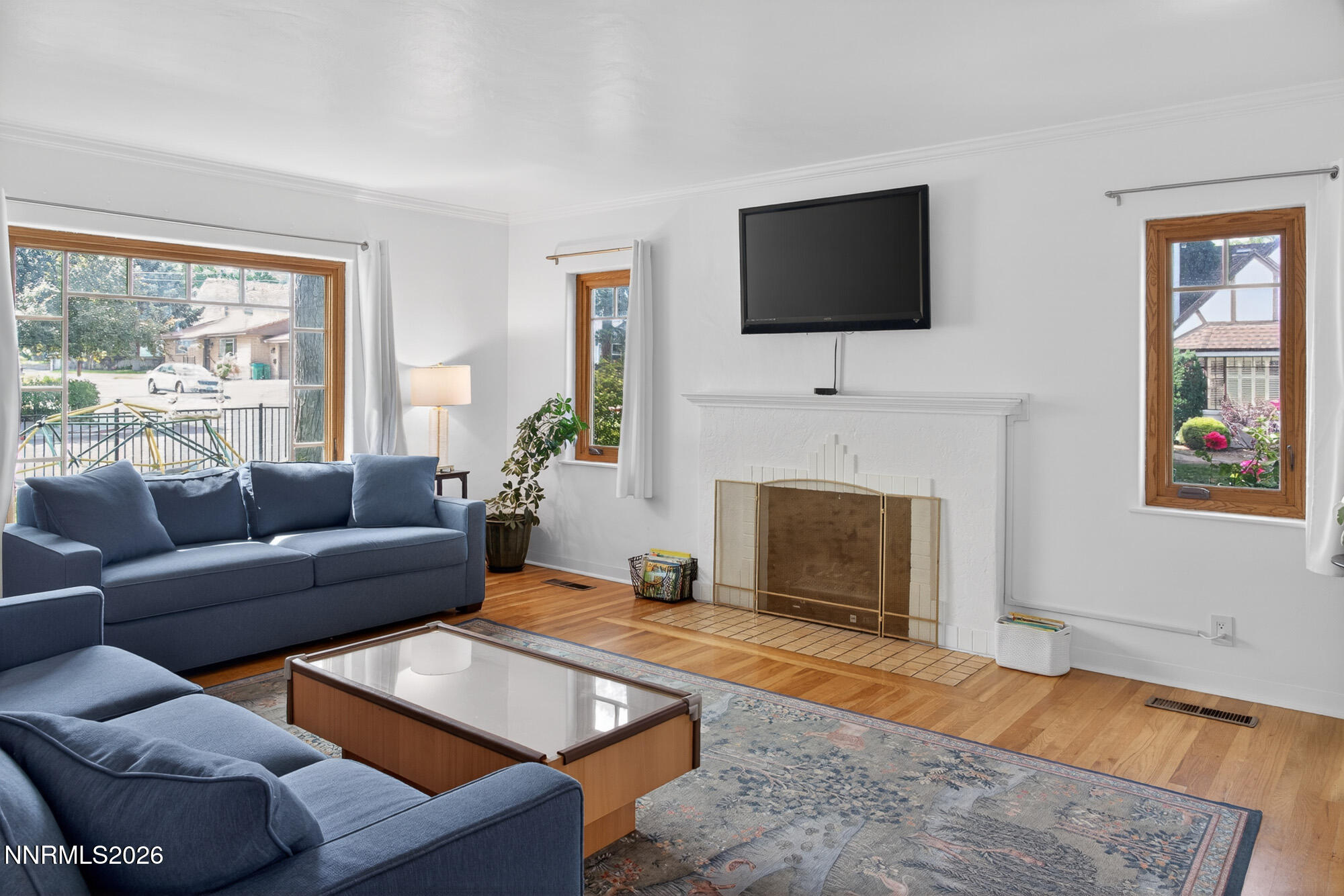 1310 Lander Street Reno, NV 89509 - Photo 6 of 40 living room
