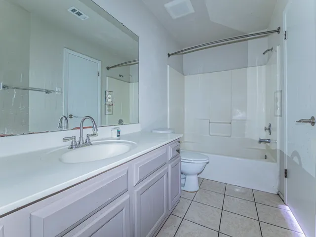 $279,000 | 909 West Rundberg Lane, Austin, TX 78758