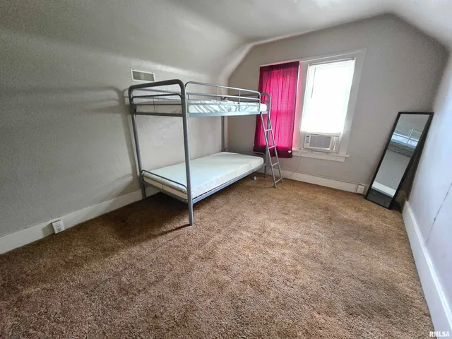 $75,000 | 1201 East Noleman Street, Centralia, IL 62801