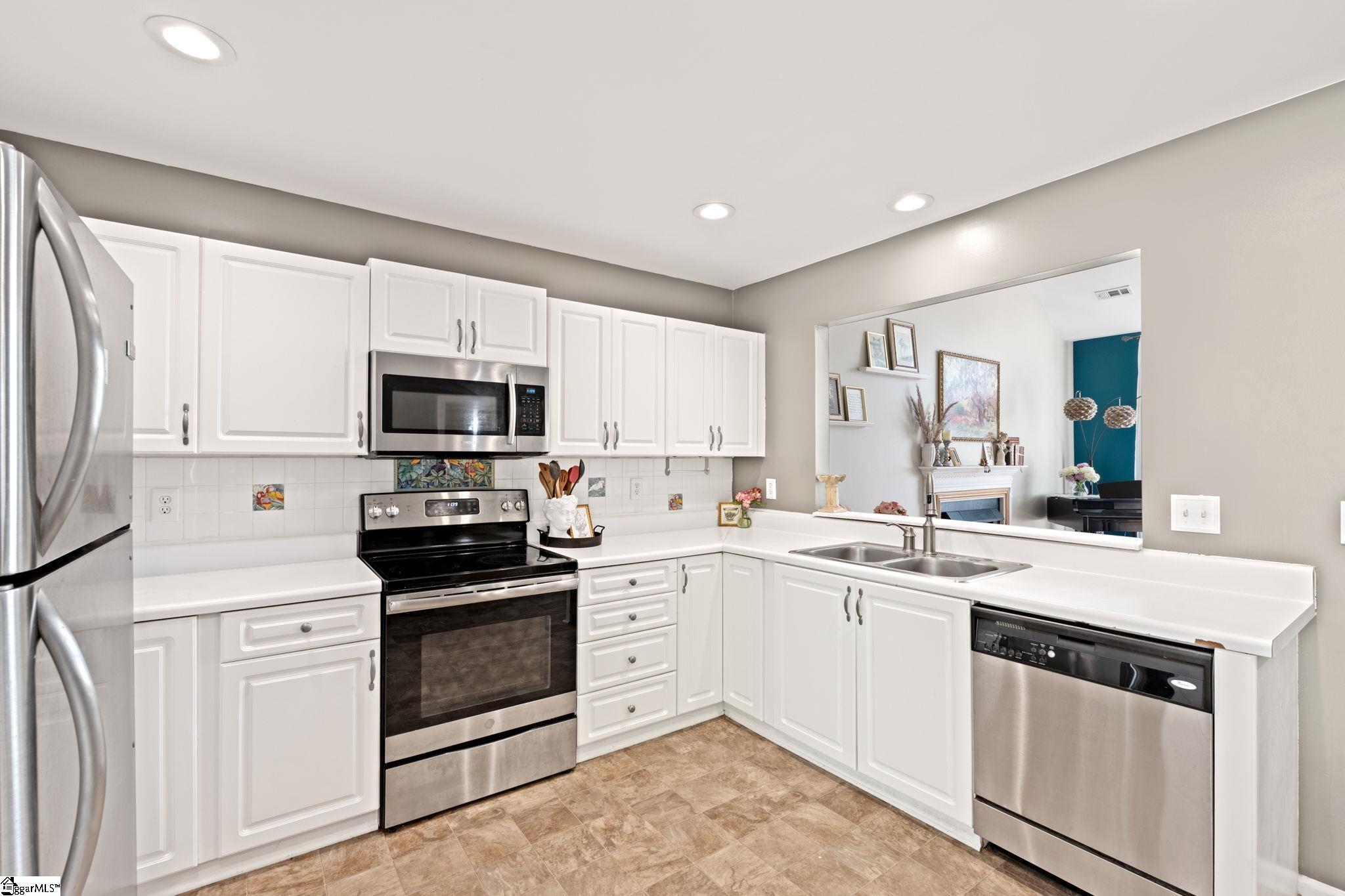 19 Waterfield Court Greer, SC 29650 - Photo 6 of 26