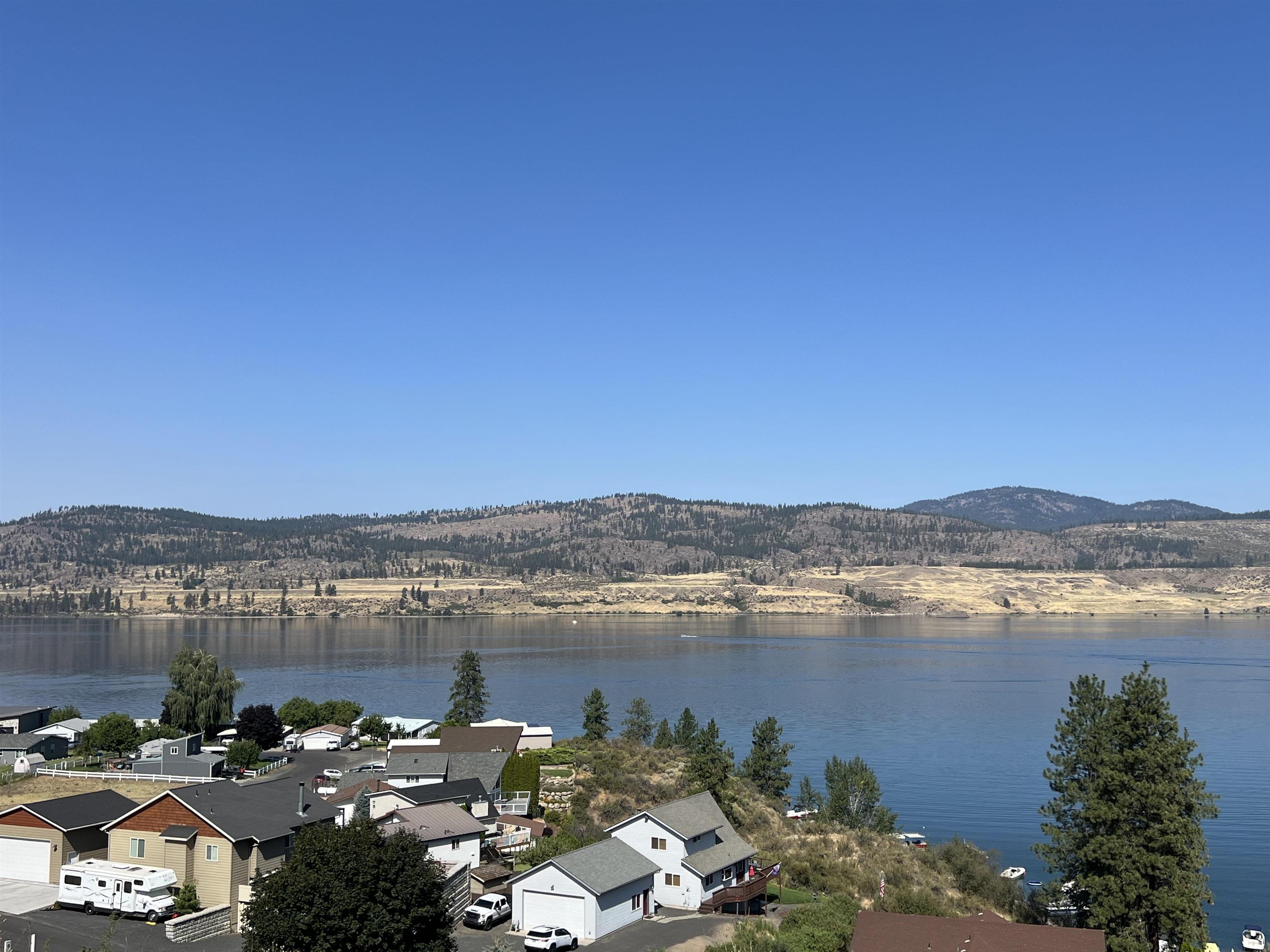 Seven East Bays Road Davenport, WA 99122 - Photo 2 of 17