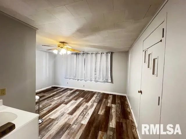 $69,900 | 652 South Henderson Street, Galesburg, IL 61401