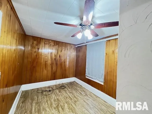 $69,900 | 652 South Henderson Street, Galesburg, IL 61401