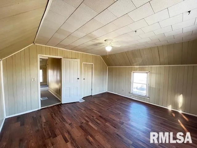 $69,900 | 652 South Henderson Street, Galesburg, IL 61401