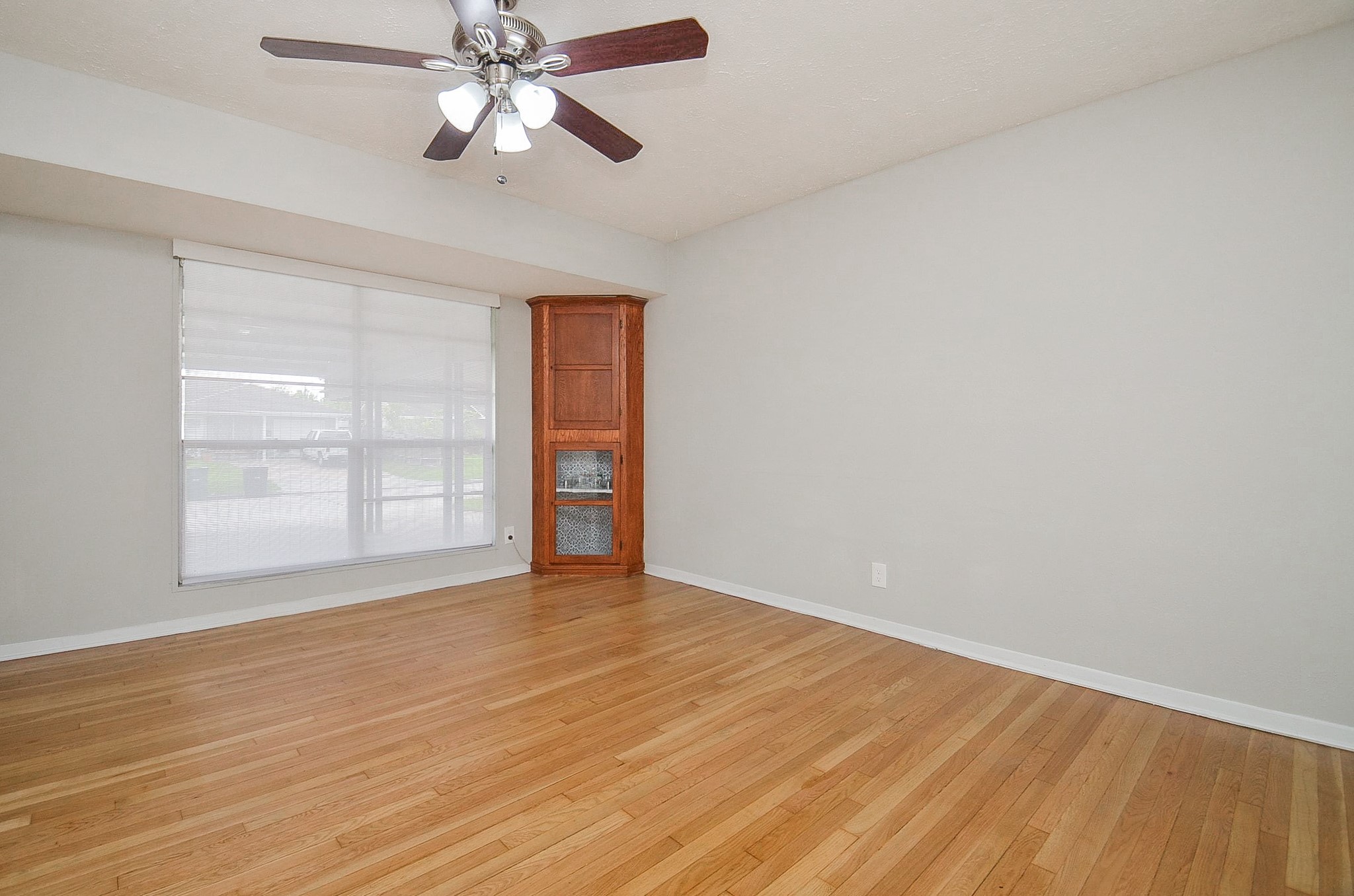 6322 Clemson Street Houston, TX 77092 - Photo 5 of 20
