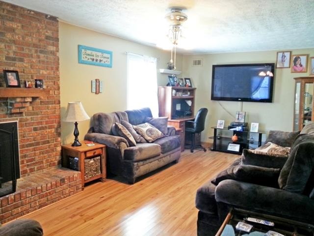 107 Walnut Street Modoc, IN 47358 - Photo 5 of 17 Gallery Image 5