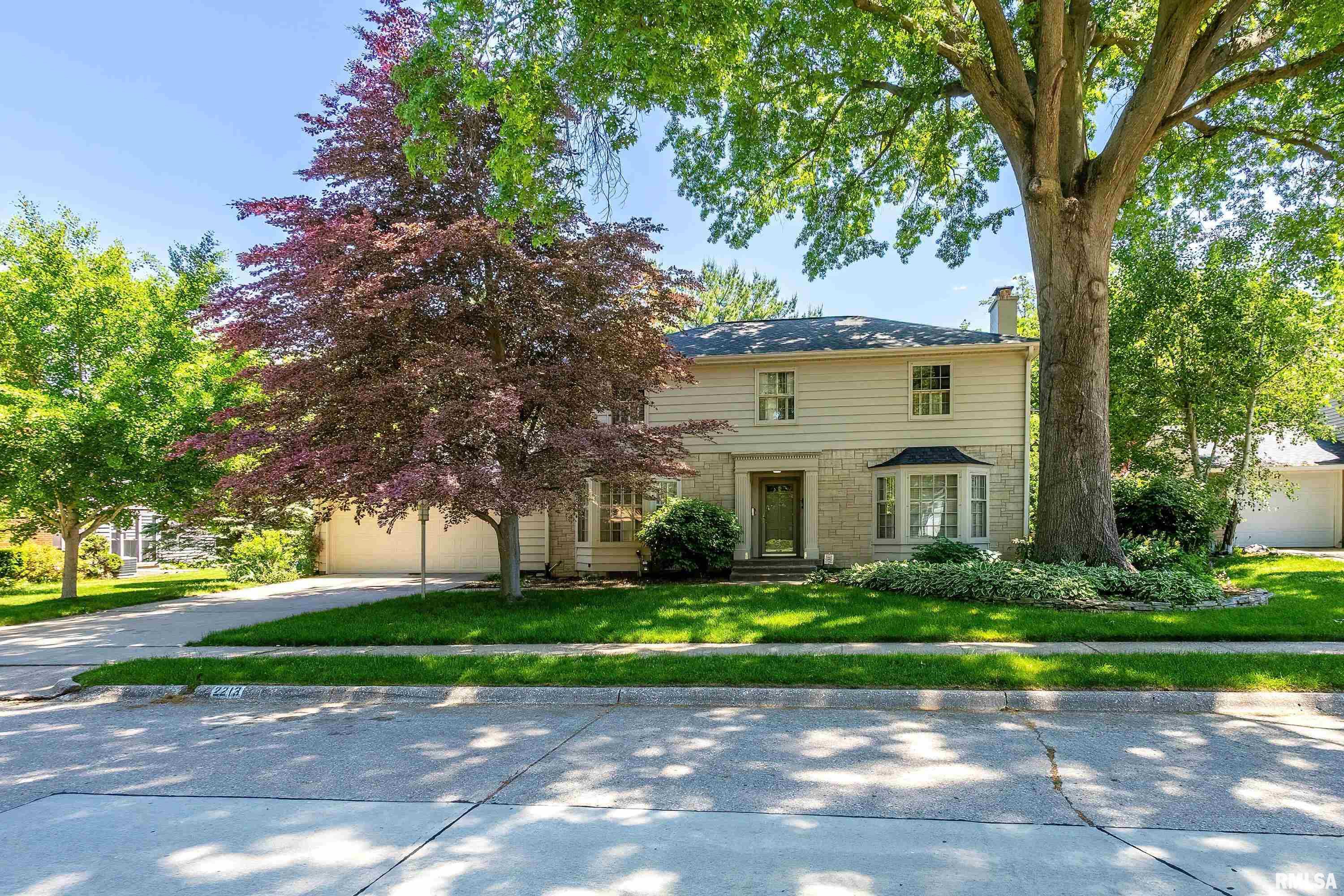 2213 Fairhaven Road Davenport, IA 52803 - Photo 2 of 40 Gallery Image 2