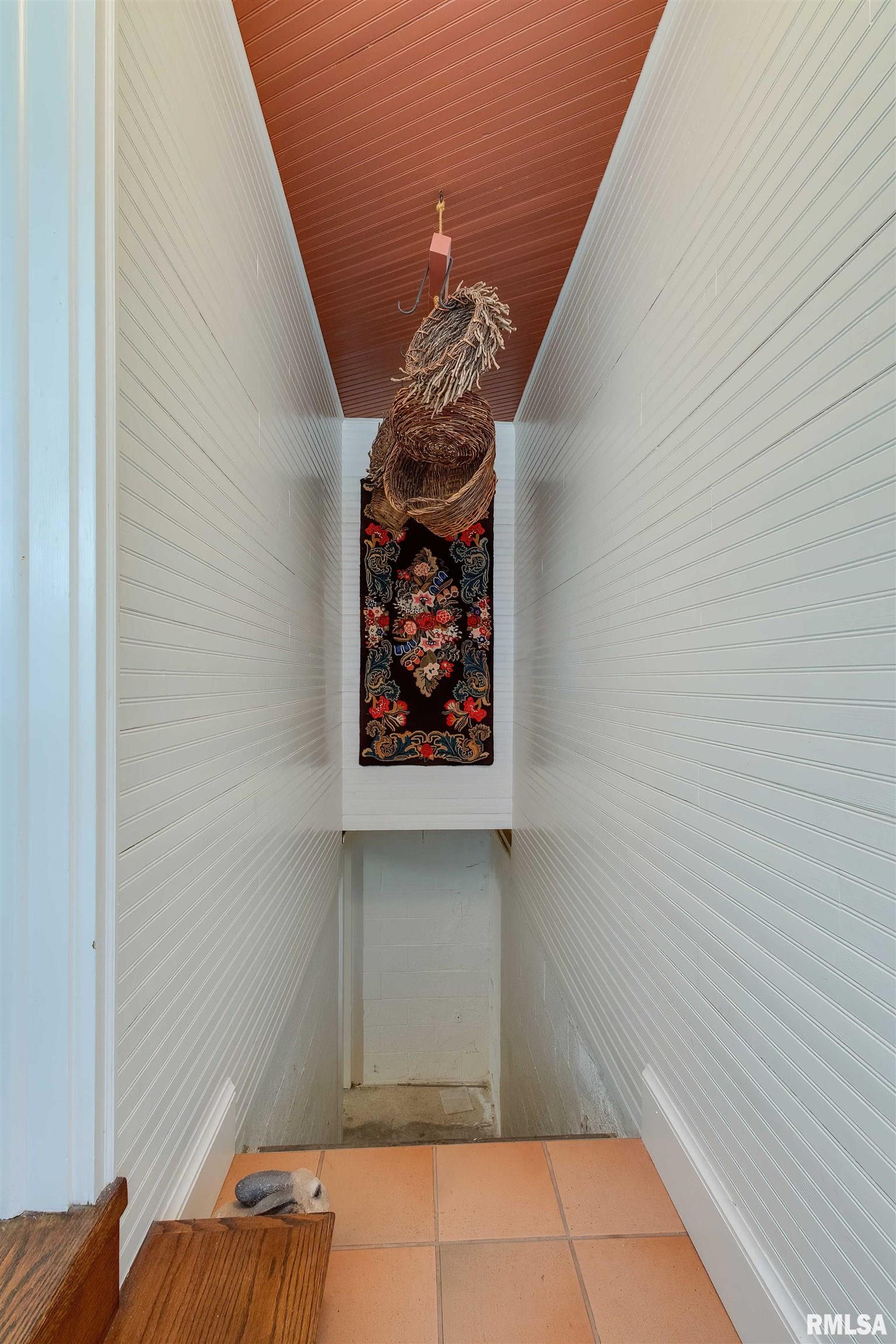 2213 Fairhaven Road Davenport, IA 52803 - Photo 23 of 40 Gallery Image 23