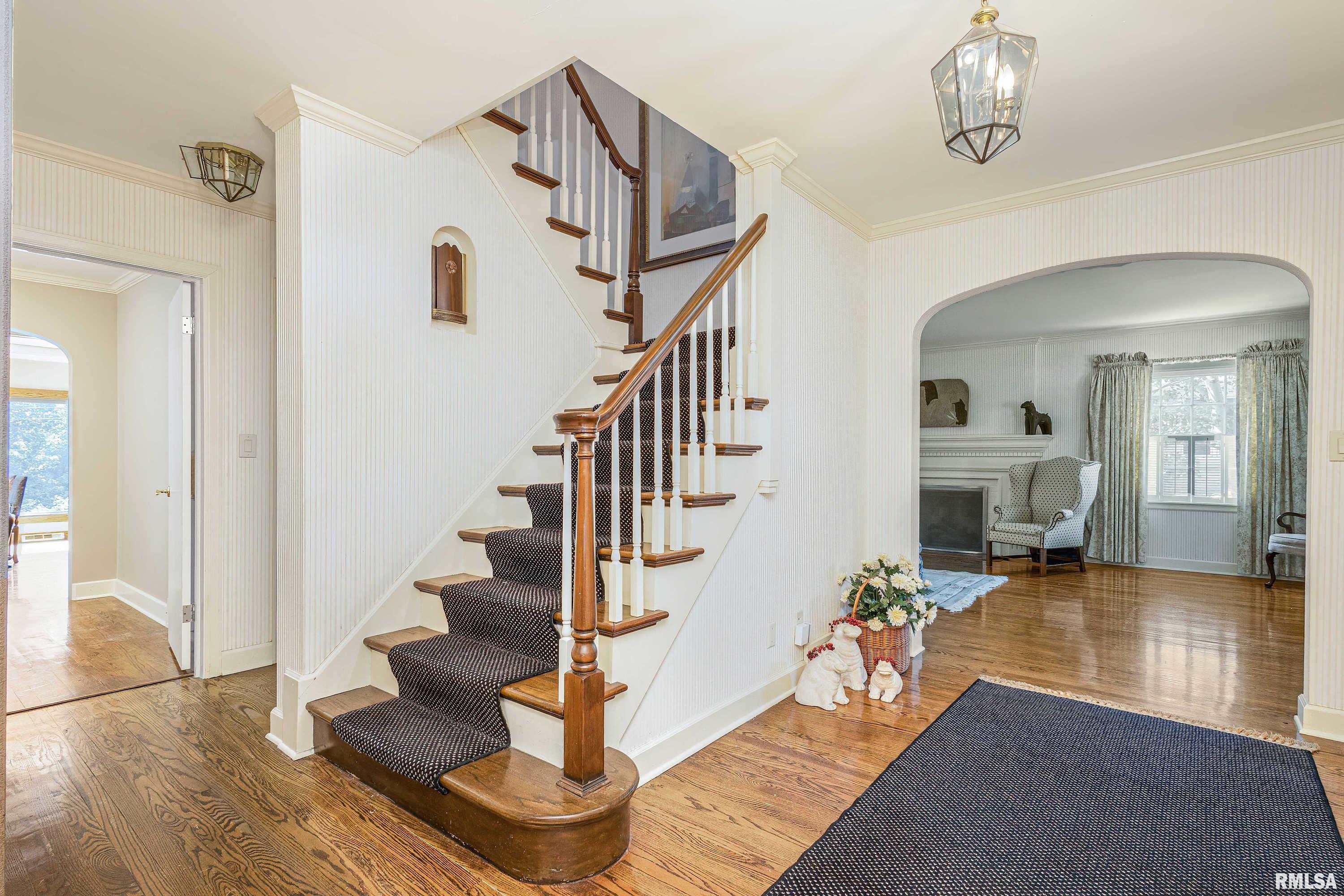 2213 Fairhaven Road Davenport, IA 52803 - Photo 5 of 40 Gallery Image 5