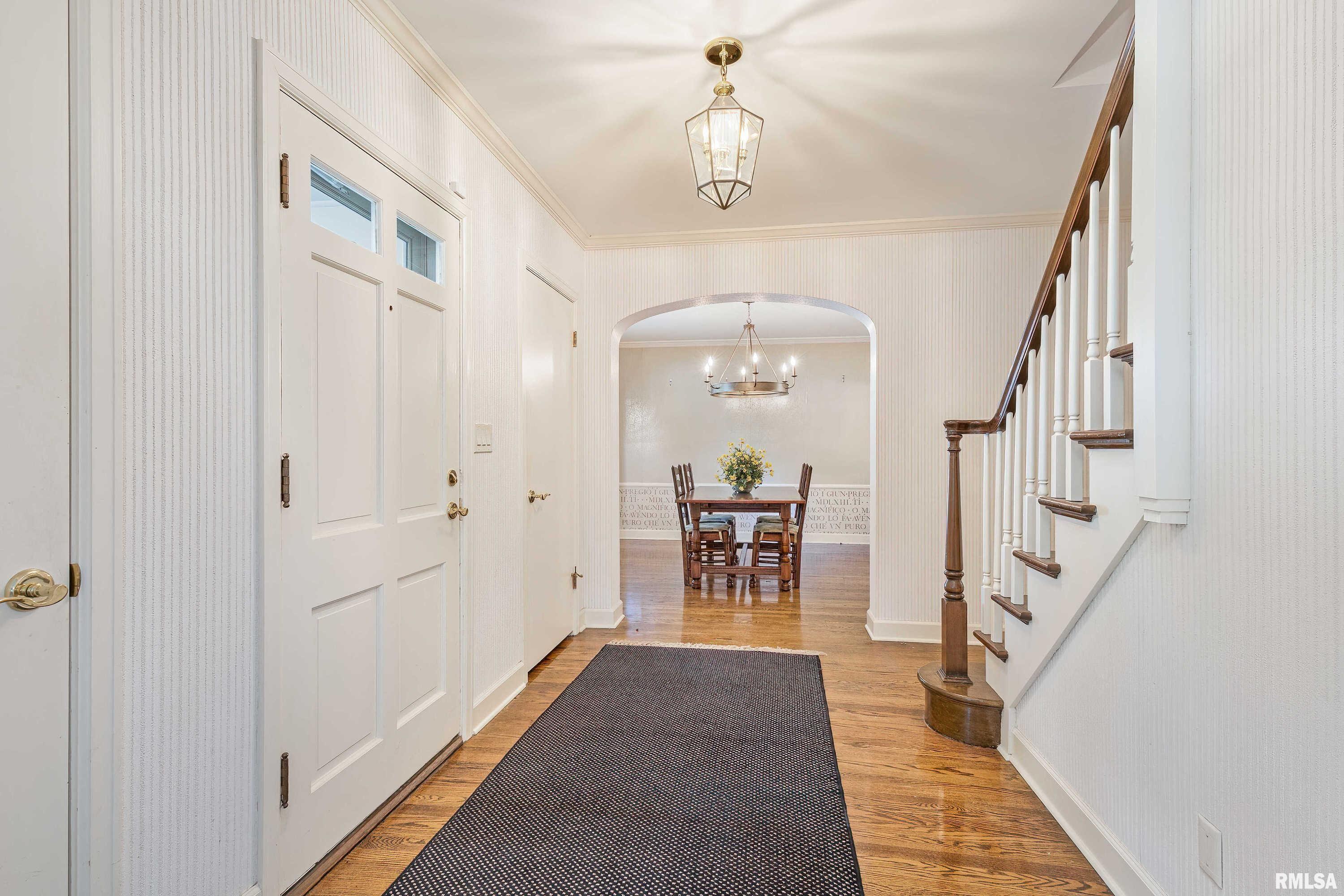 2213 Fairhaven Road Davenport, IA 52803 - Photo 6 of 40 Gallery Image 6