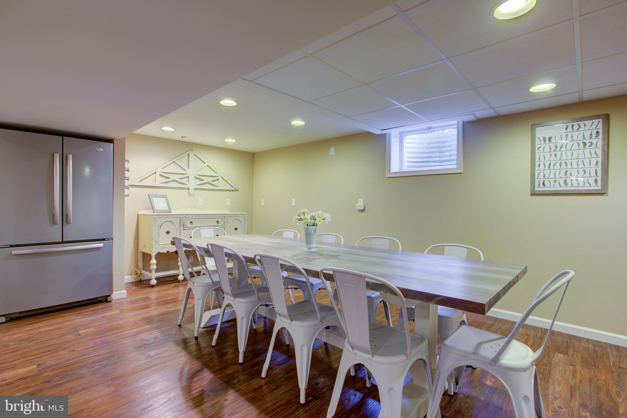 1853 Rockvale Road Lancaster, PA 17602 - Photo 12 of 43 a view of a dining room with furniture and wooden floor