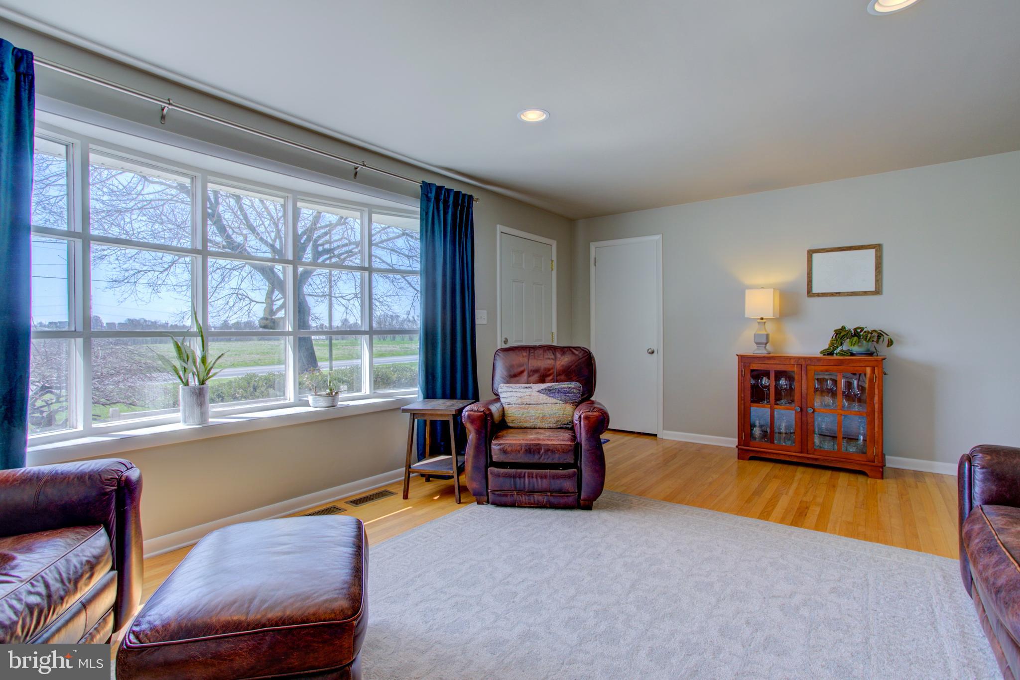 1853 Rockvale Road Lancaster, PA 17602 - Photo 14 of 43 a living room with furniture and a window