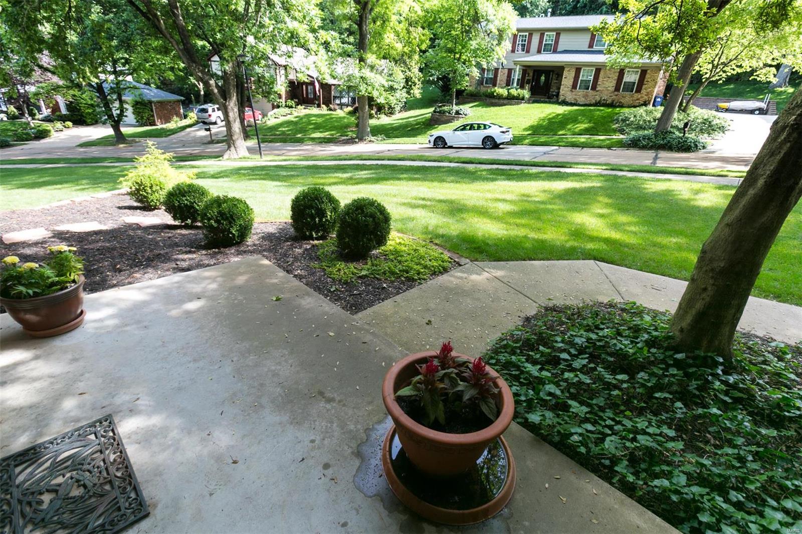 13140 Huntercreek Ridge Road St. Louis, MO 63131 - Photo 5 of 52 Gallery Image 5