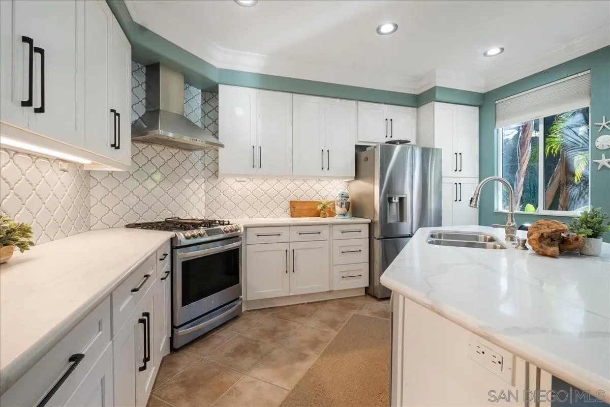 5471 Foxtail Loop Carlsbad, CA 92010 - Photo 5 of 22