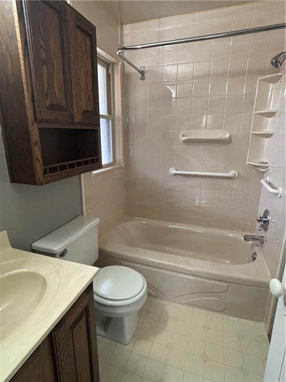 2662 Beaver Road Ambridge, PA 15003 - Photo 13 of 22 a bathroom with a sink a toilet and shower